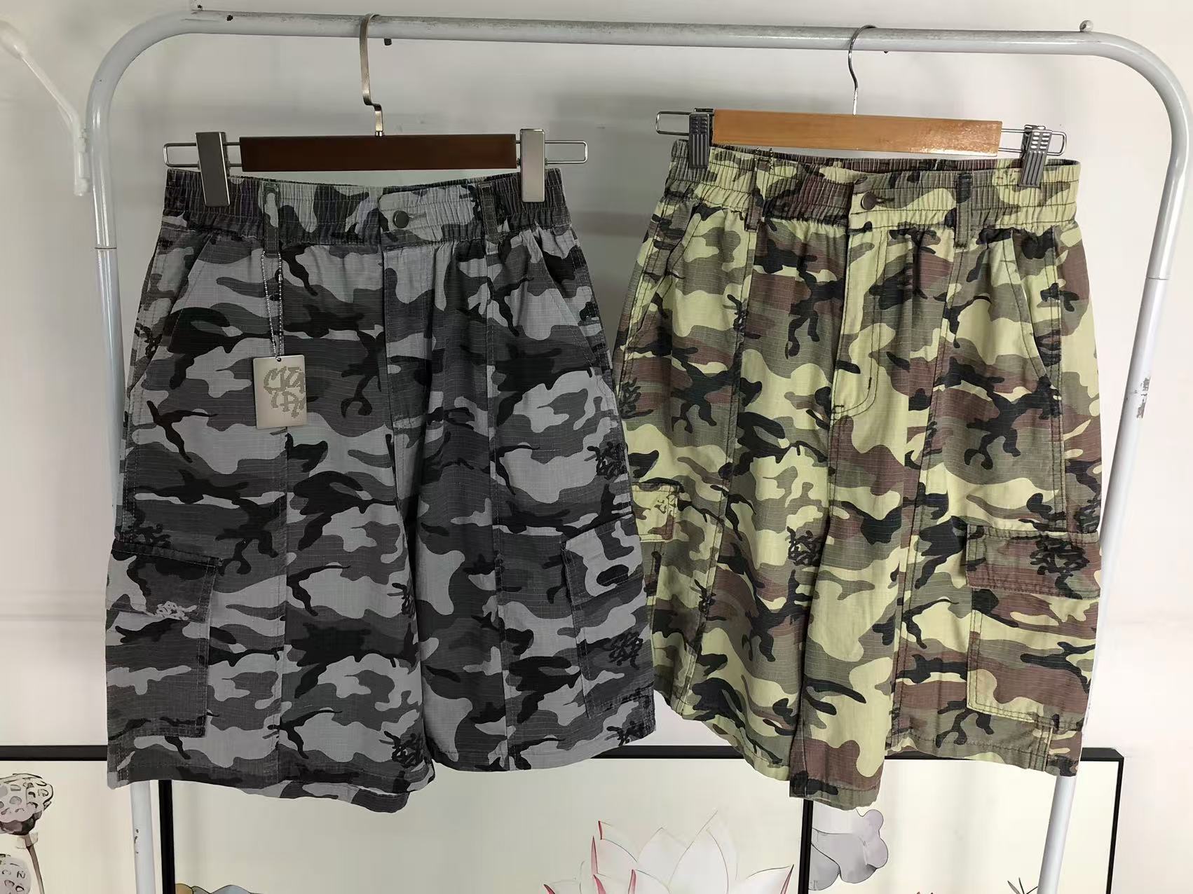 M - SHORTS