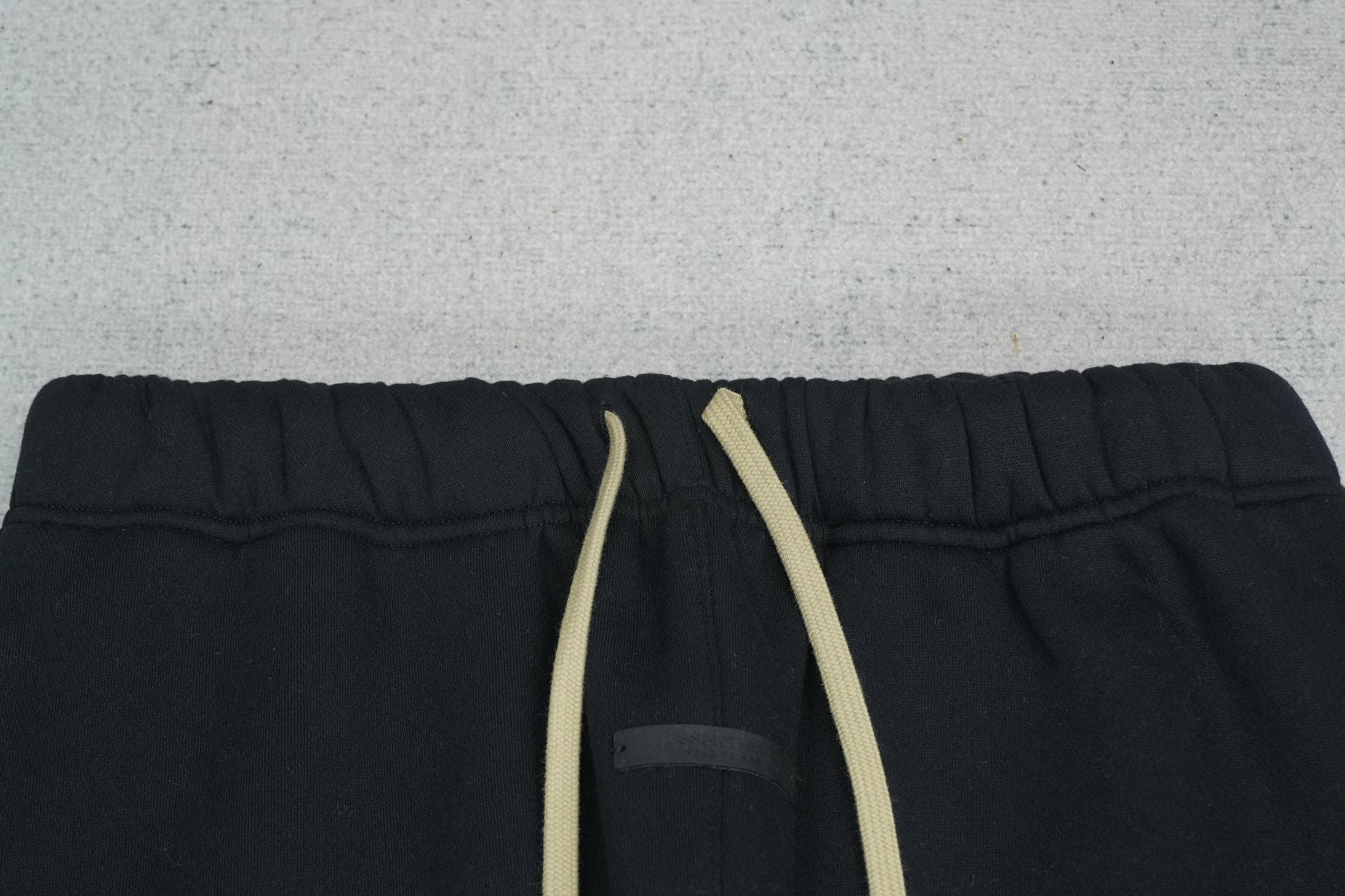 F - SWEATPANTS