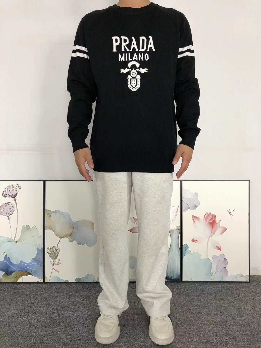 P - SWEATER