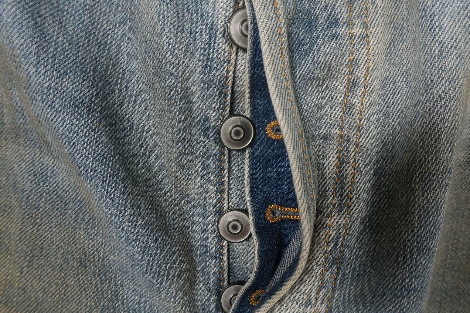 A - JEANS