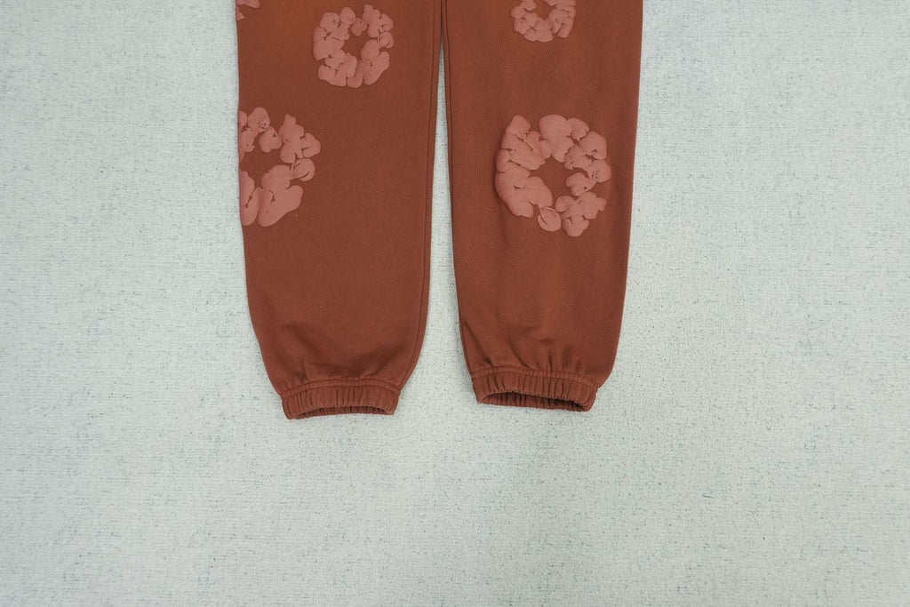 D - SWEATPANTS