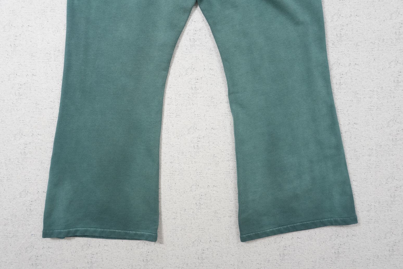 H - SWEATPANTS