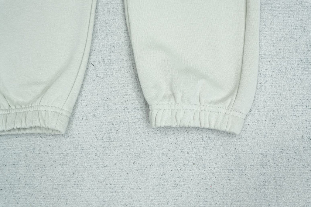 C - SWEATPANTS