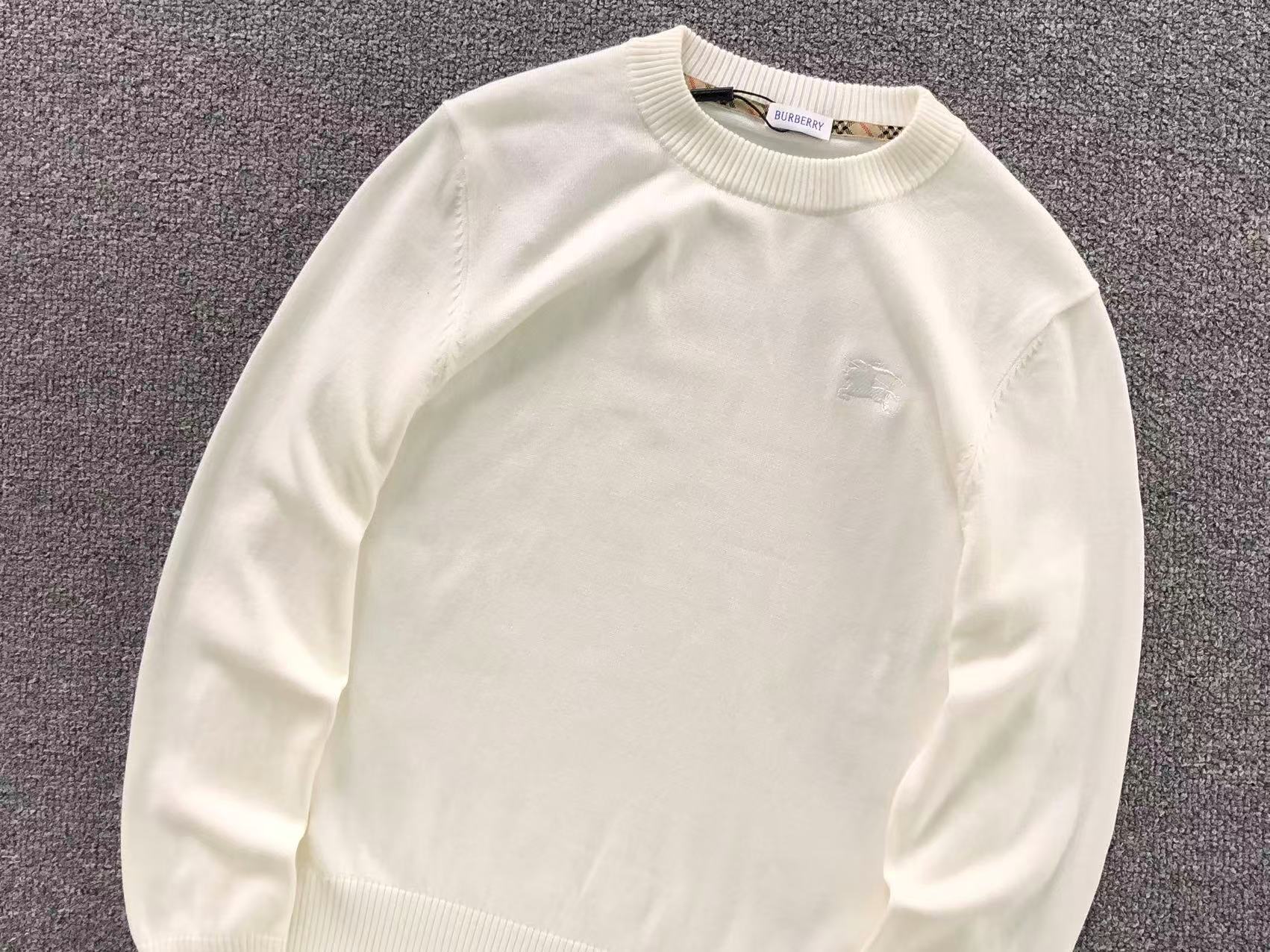 B - SWEATER