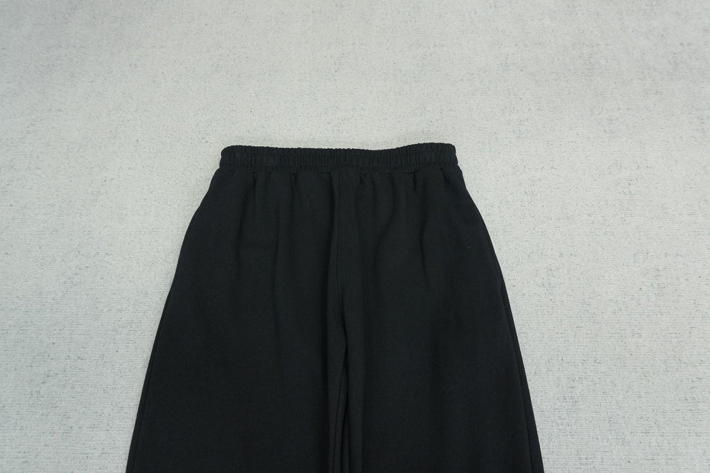 C - SWEATPANTS