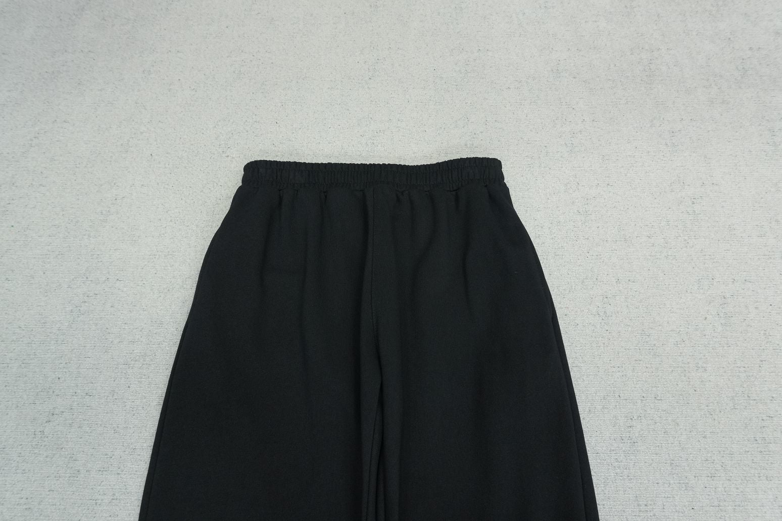 C - SWEATPANTS