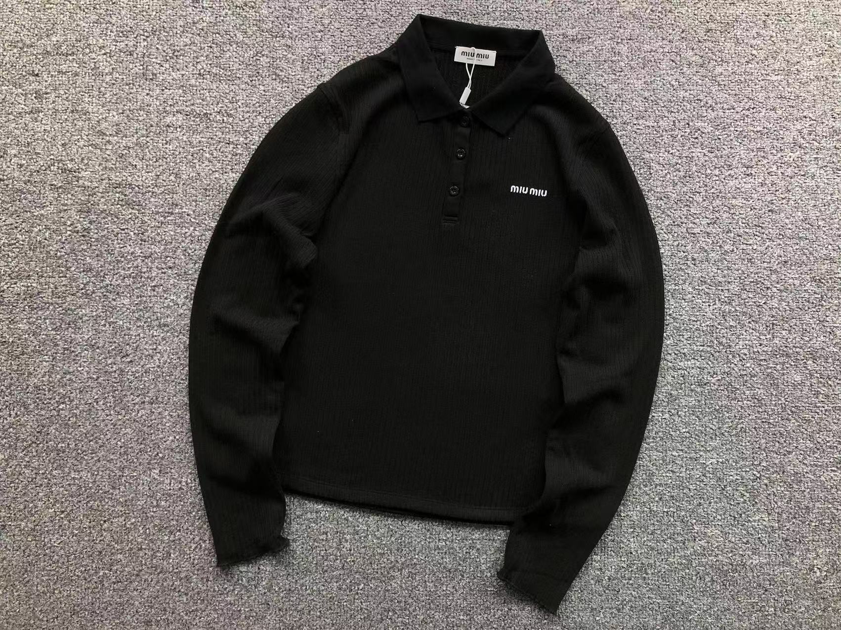 M - SWEATER