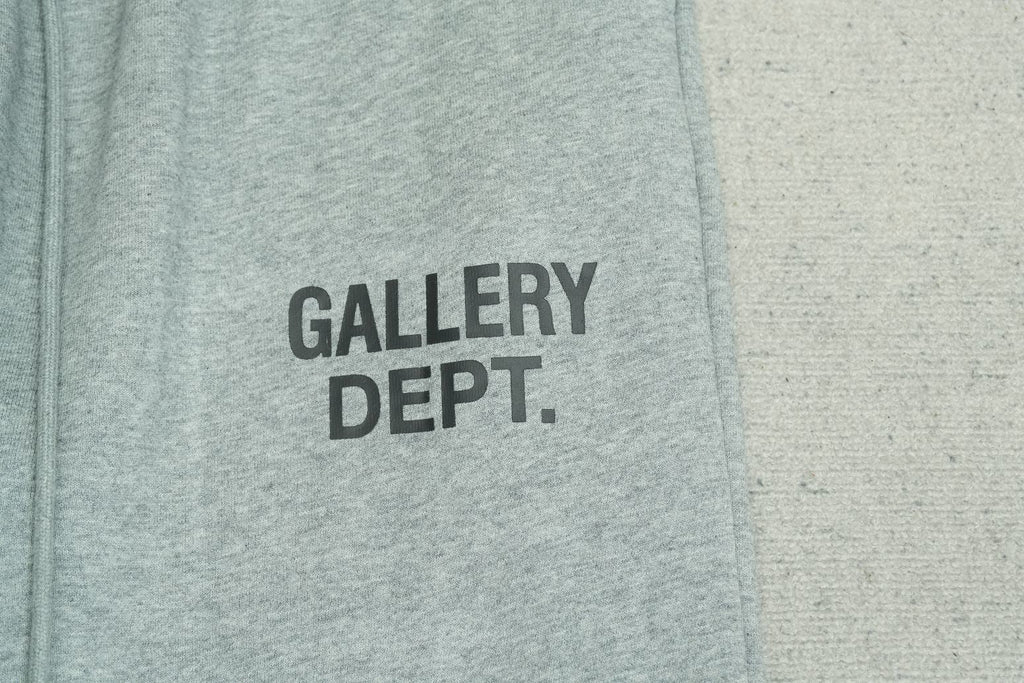 G - SWEATPANTS