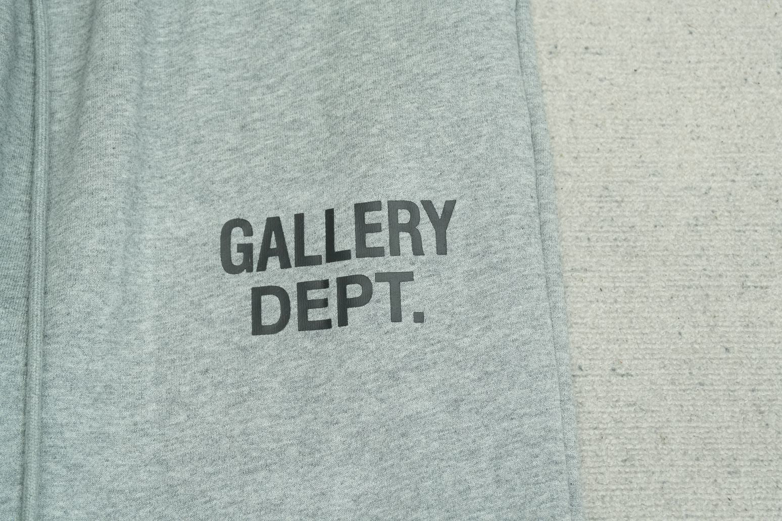 G - SWEATPANTS