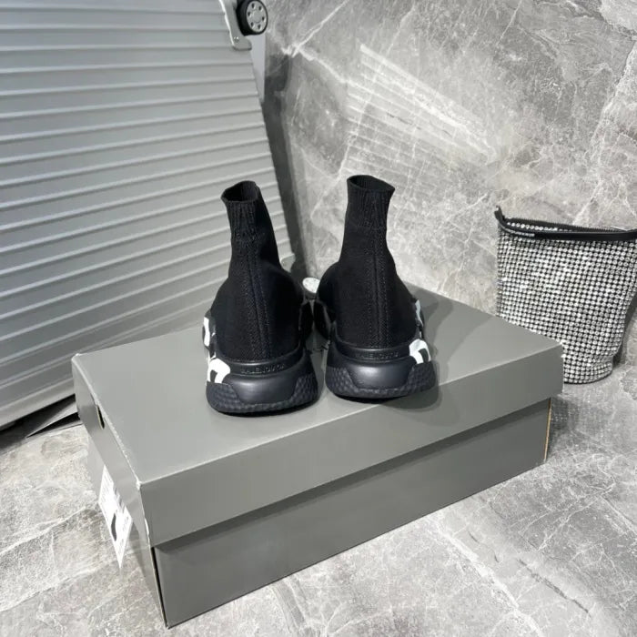 B - SNEAKERS