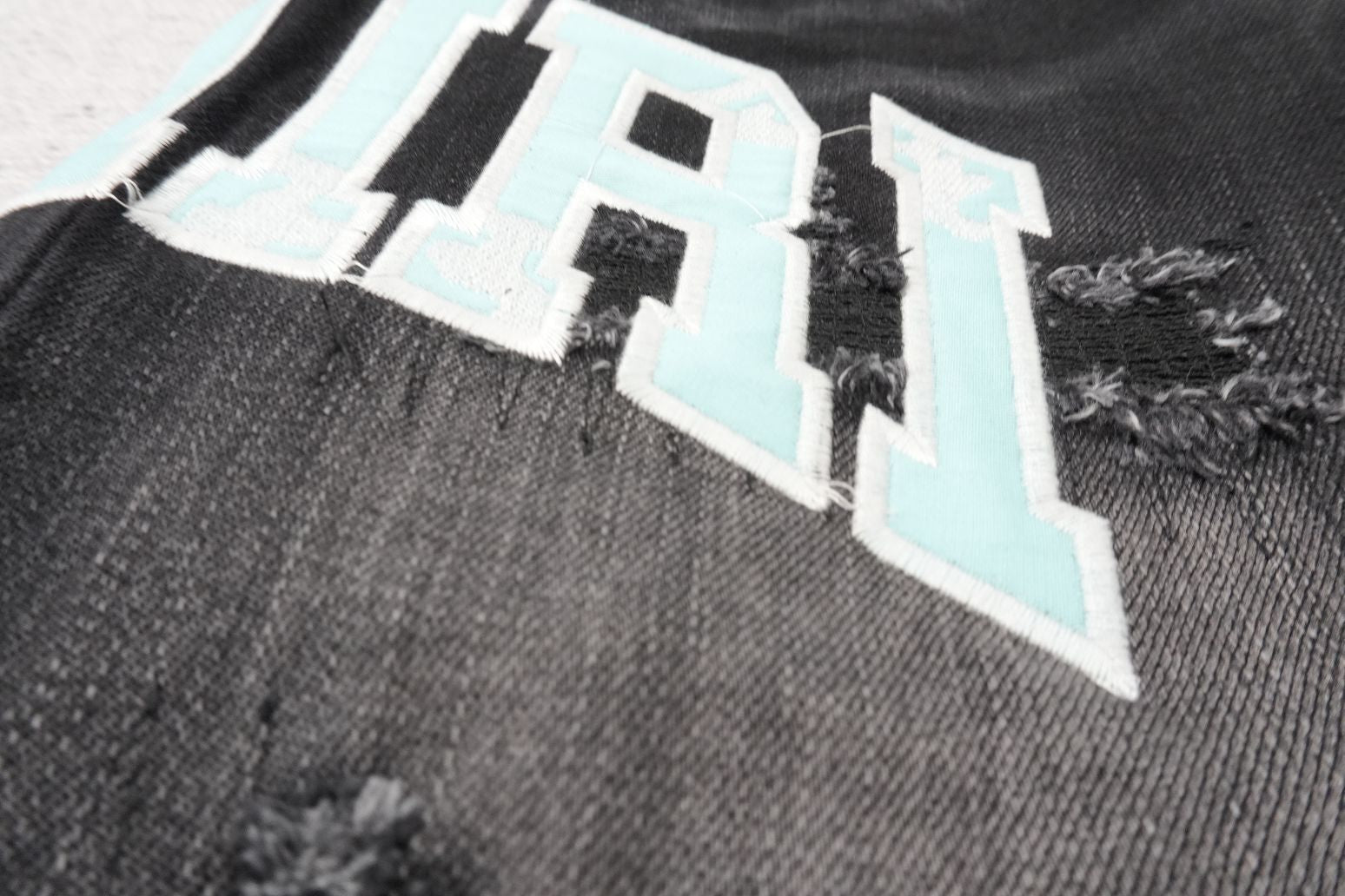 A - JEANS
