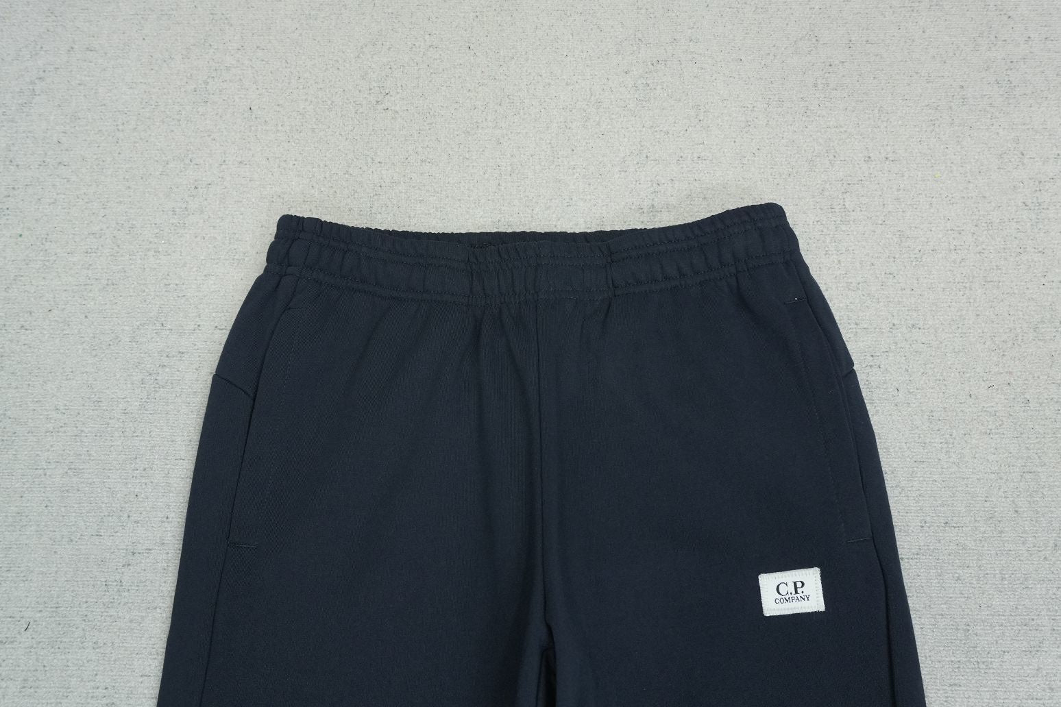 C - SWEATPANTS