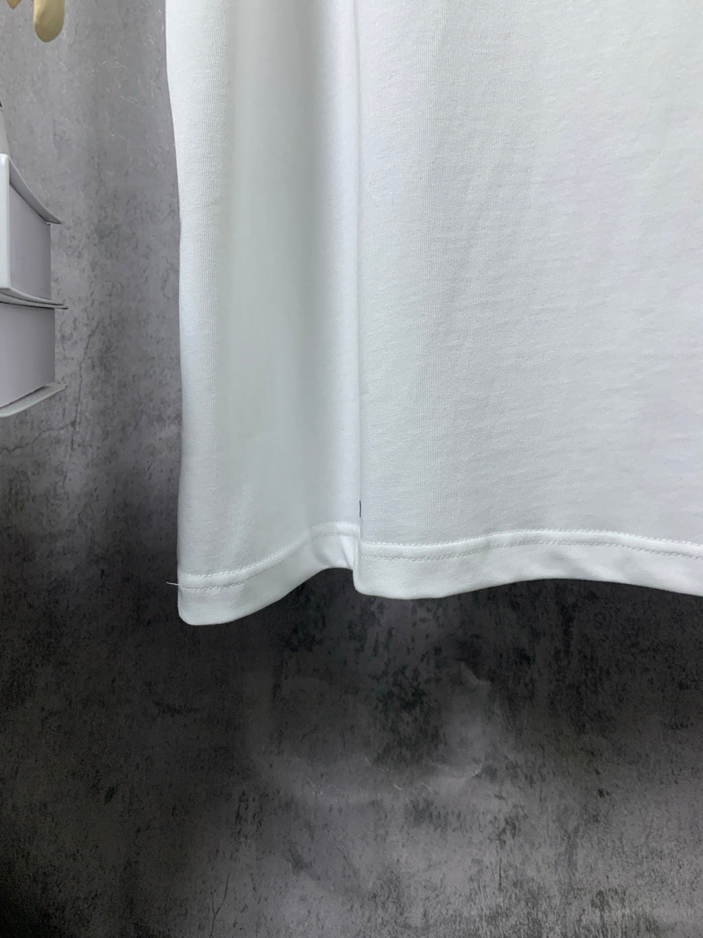 L - TSHIRT