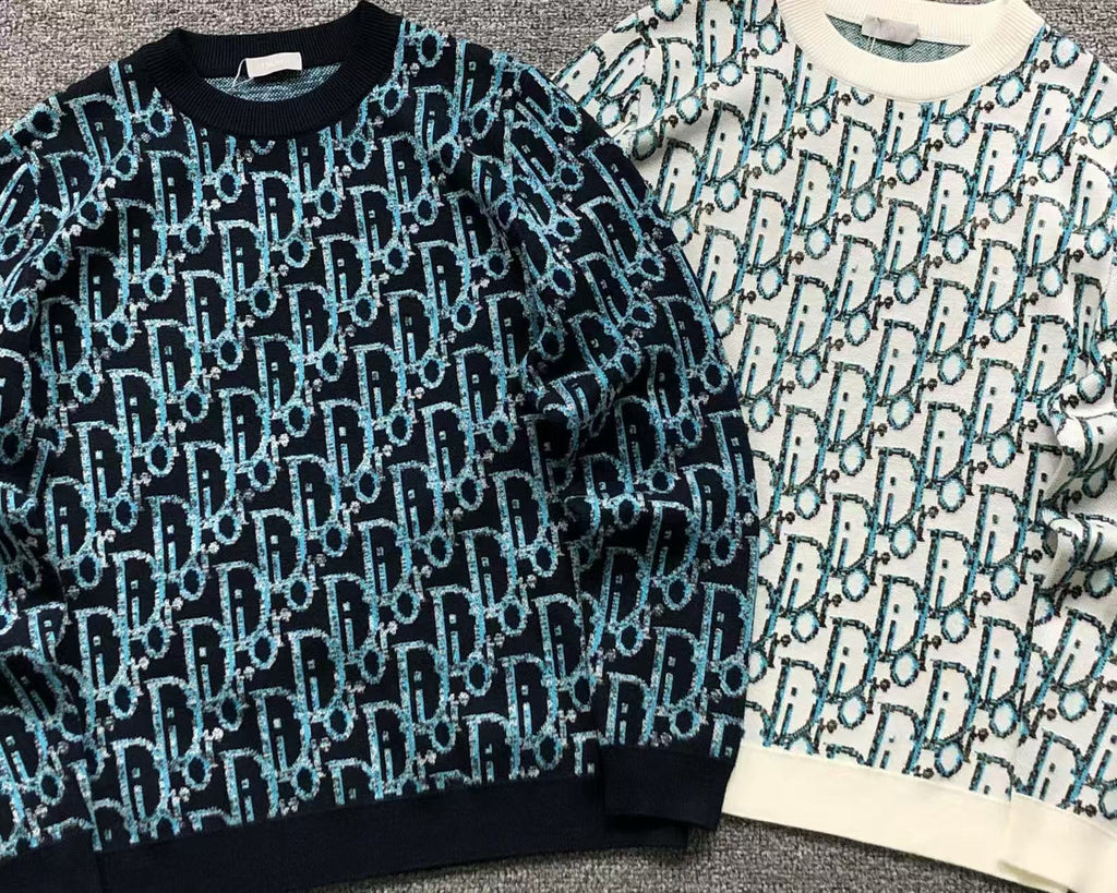 D - SWEATER