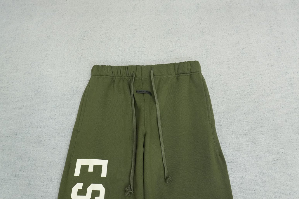 F - SWEATPANTS