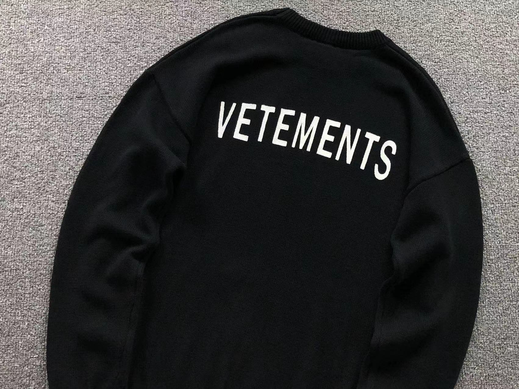 V - SWEATER