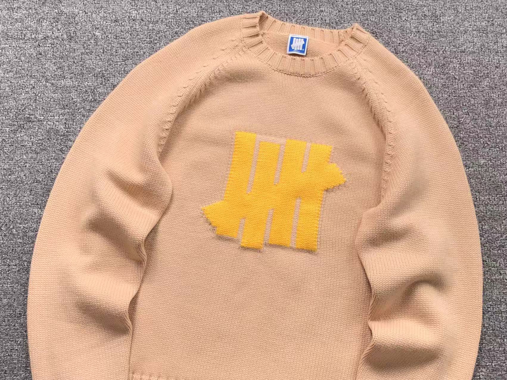 U - SWEATER