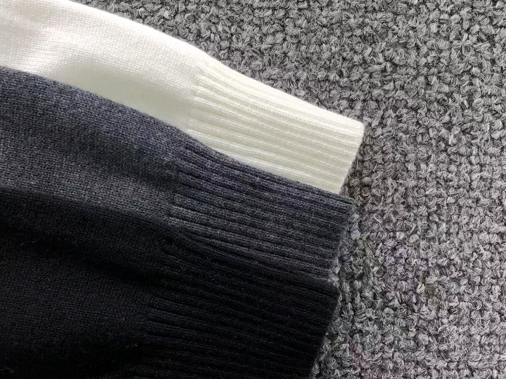 B - SWEATER