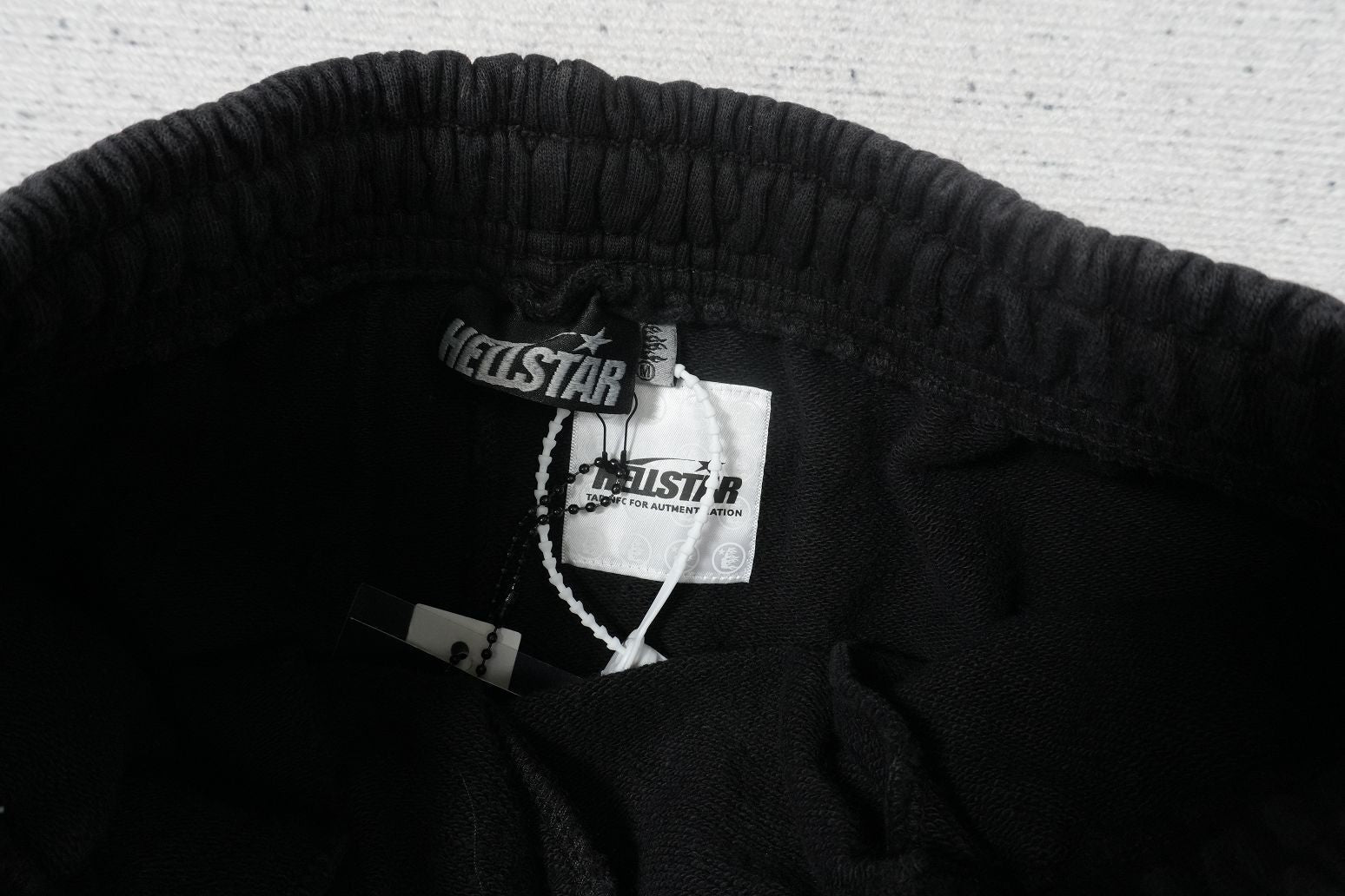 H - SWEATPANTS