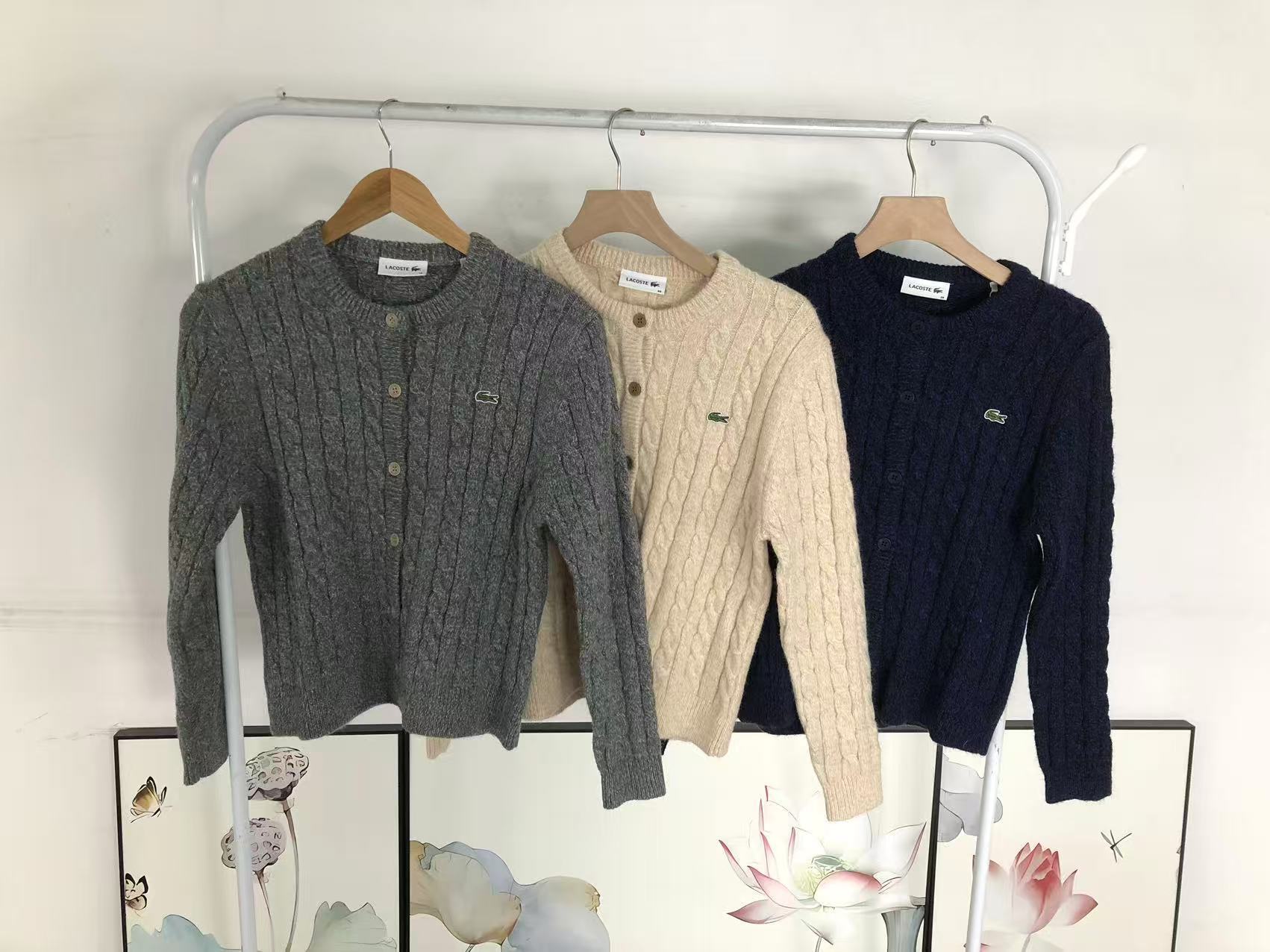 L - SWEATER