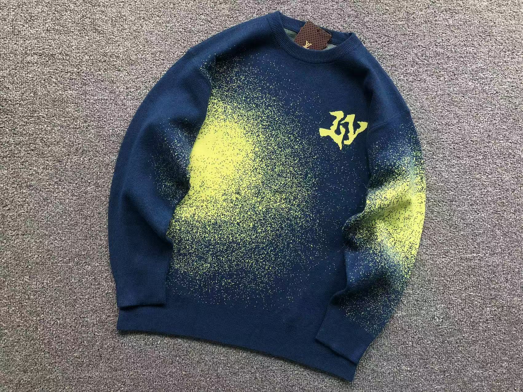 L - SWEATER