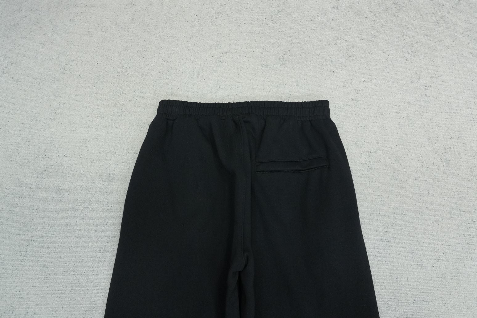 C - SWEATPANTS