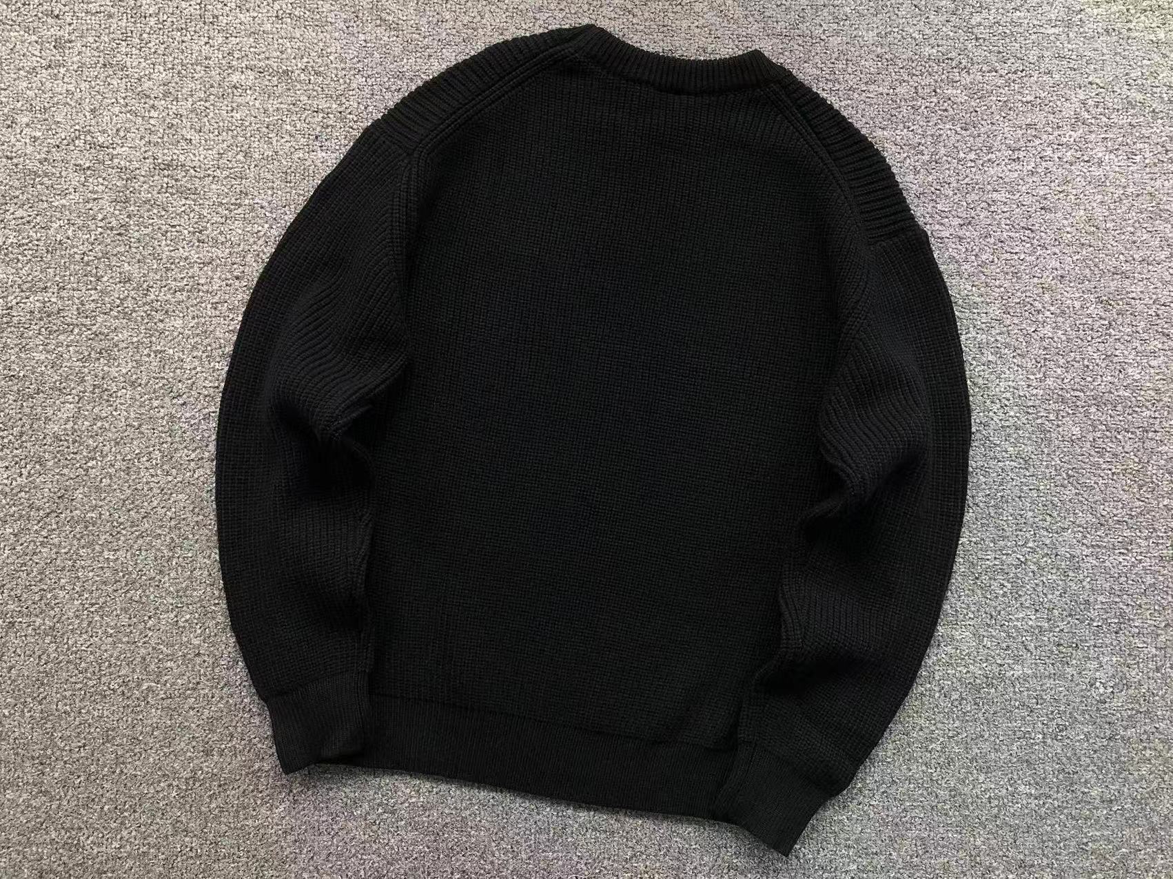 B - SWEATER