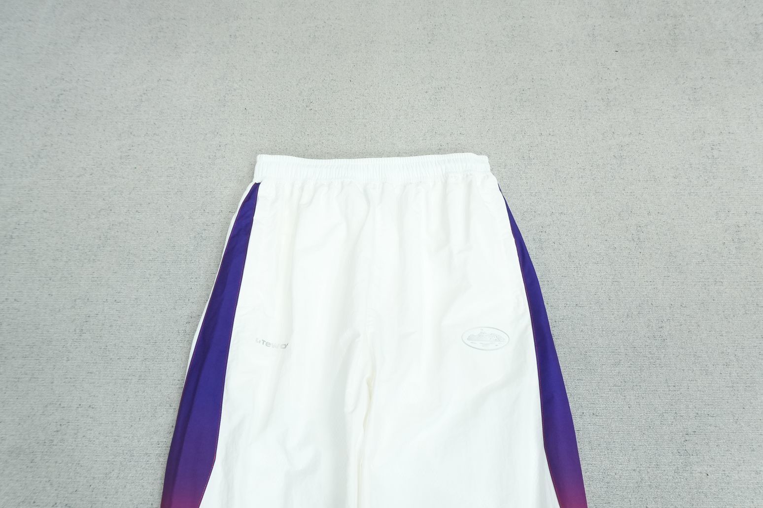 C - SWEATPANTS
