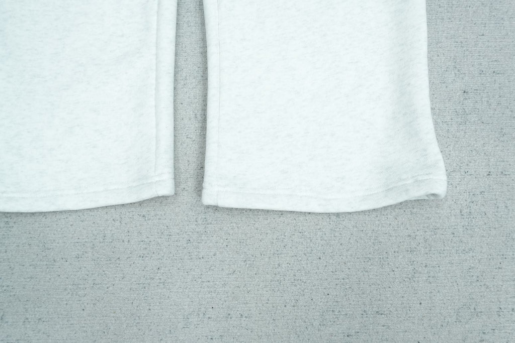 B - SWEATPANTS