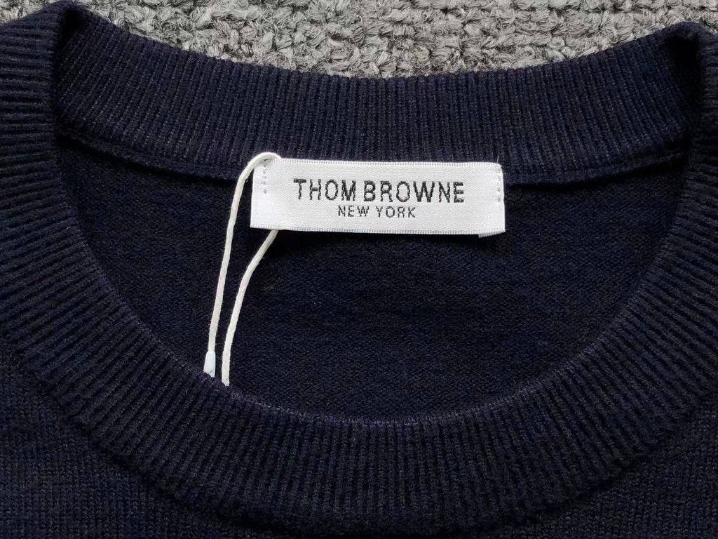 T - SWEATER