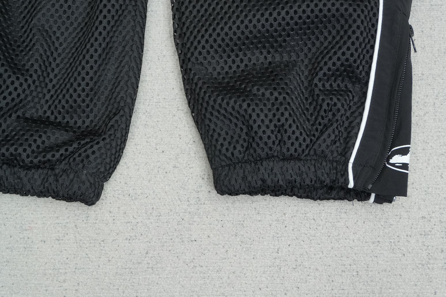 C - SWEATPANTS