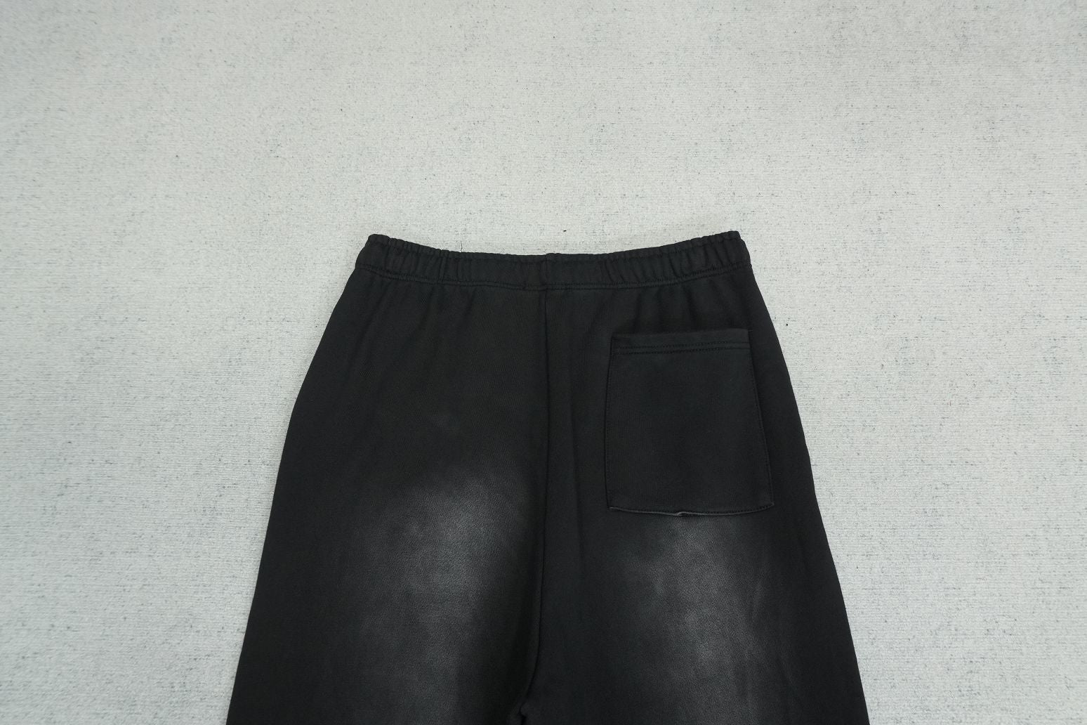 M - SWEATPANTS