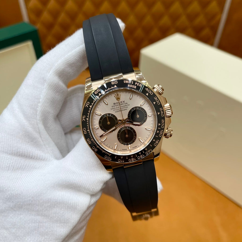 M - Watch