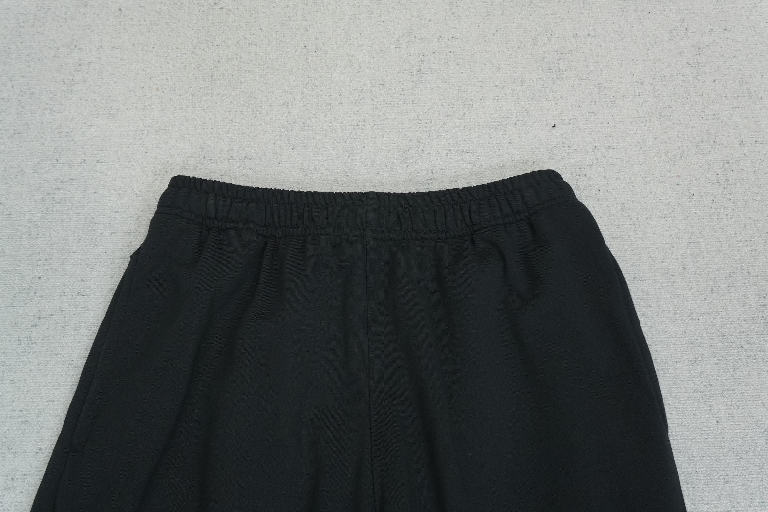 M - SWEATPANTS