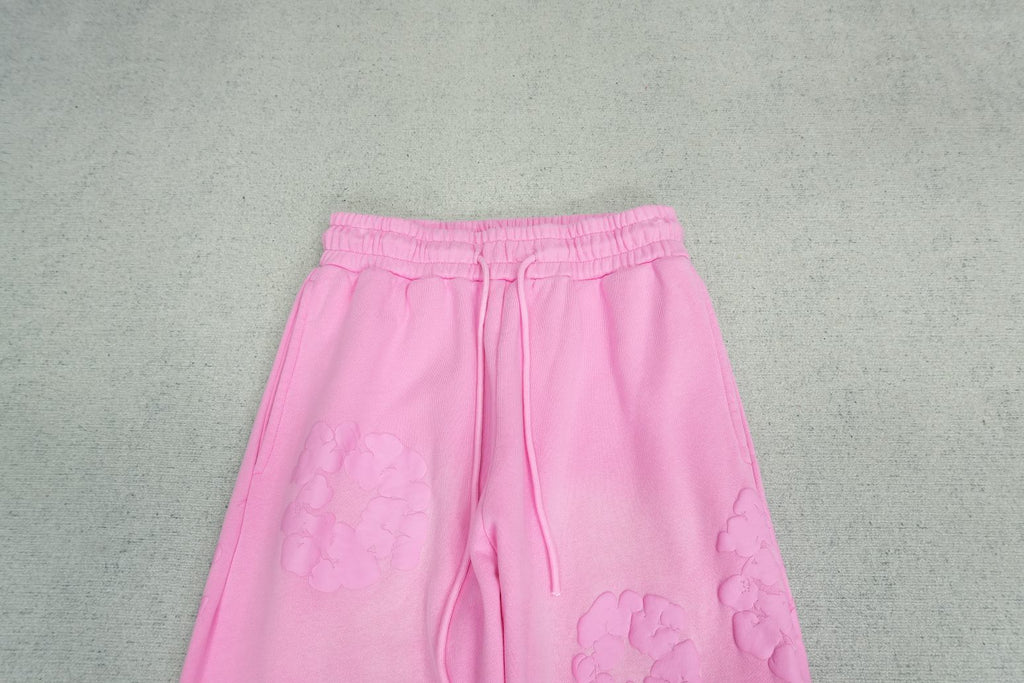 D - SWEATPANTS