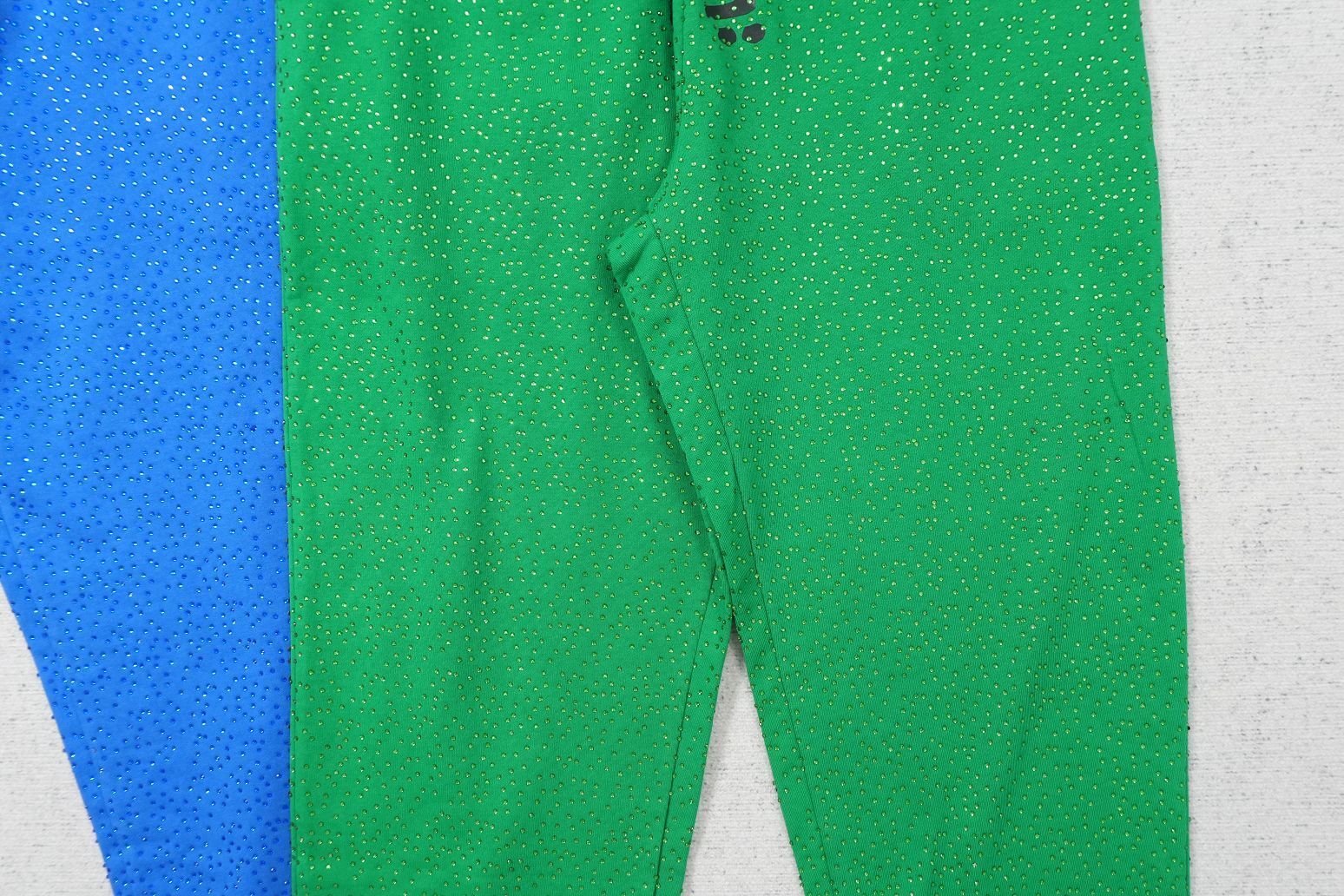 S - SWEATPANTS