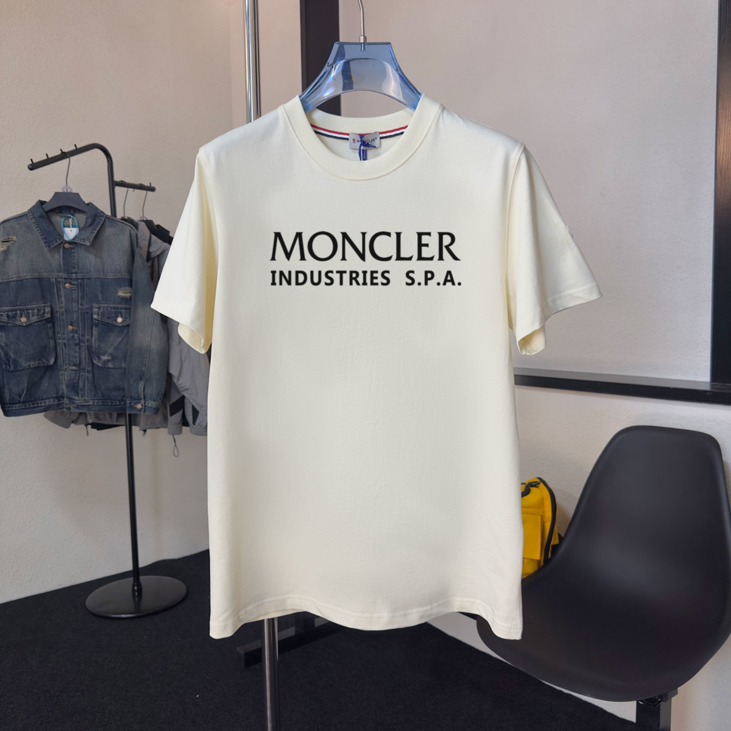M - TSHIRT
