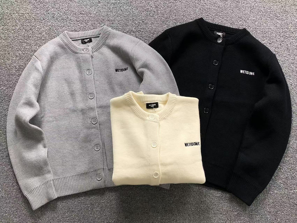 W - SWEATER