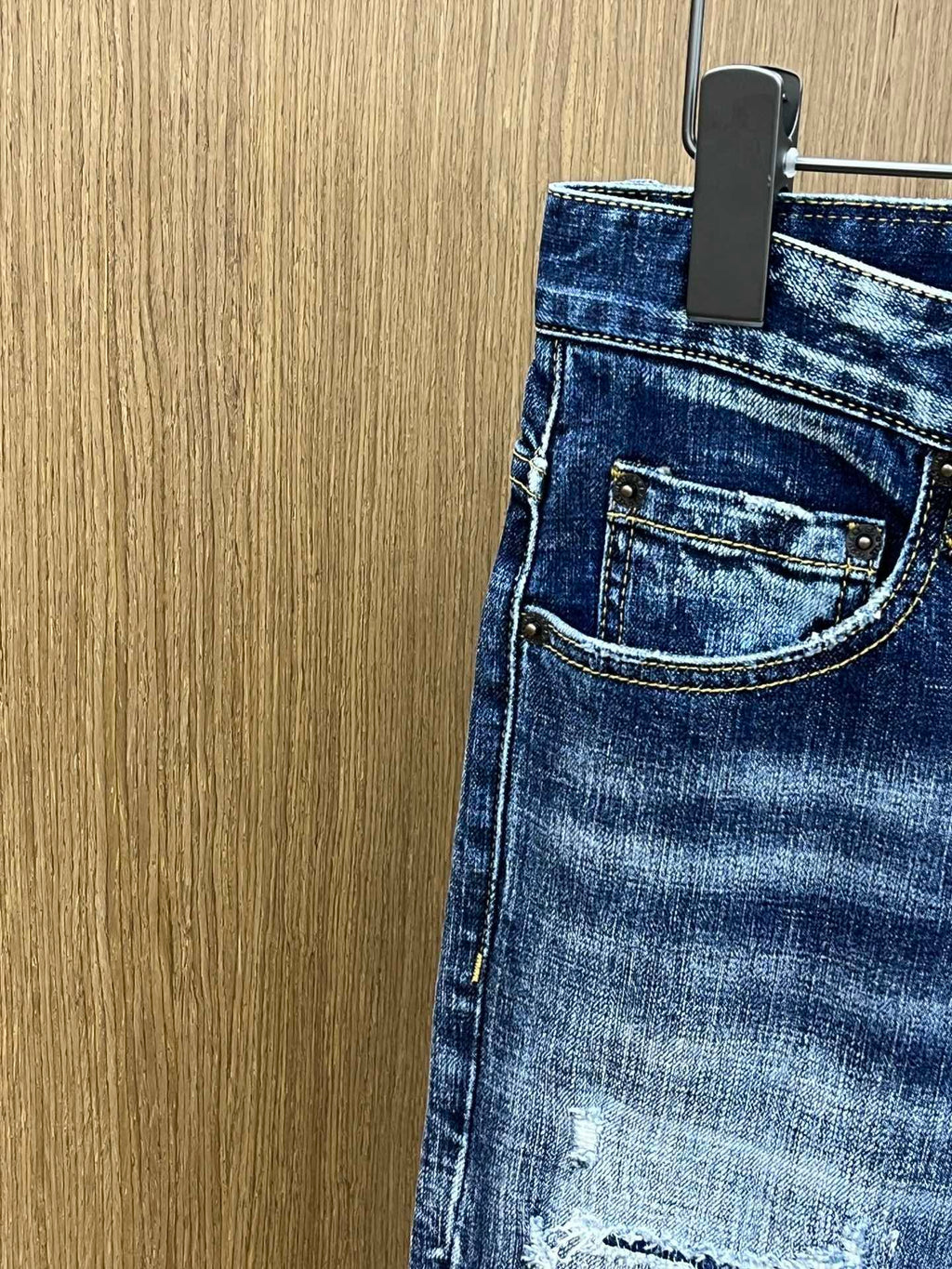 D - JEANS