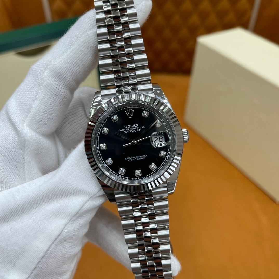 M - Watch