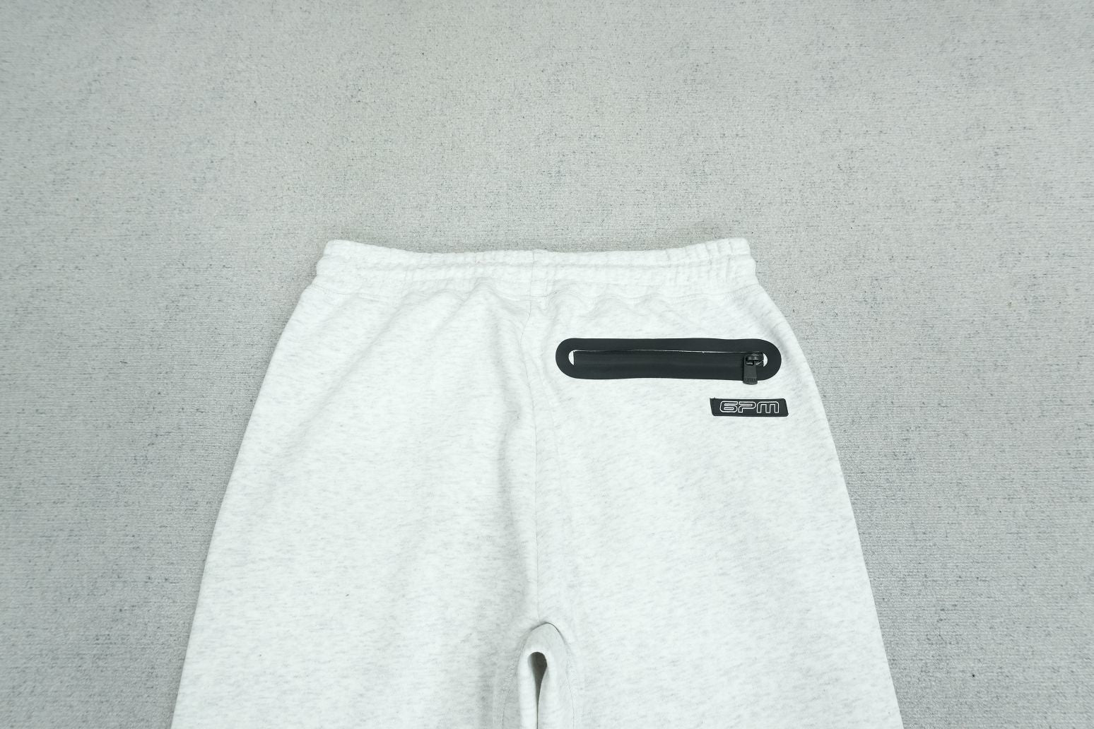 S - SWEATPANTS