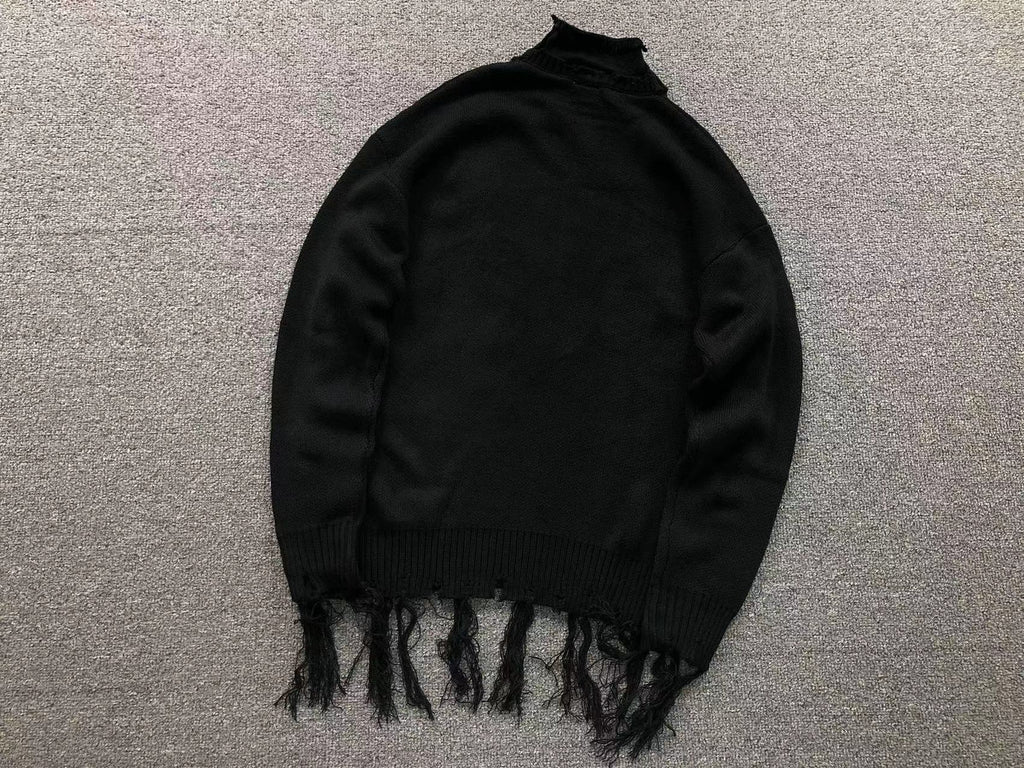V - SWEATER