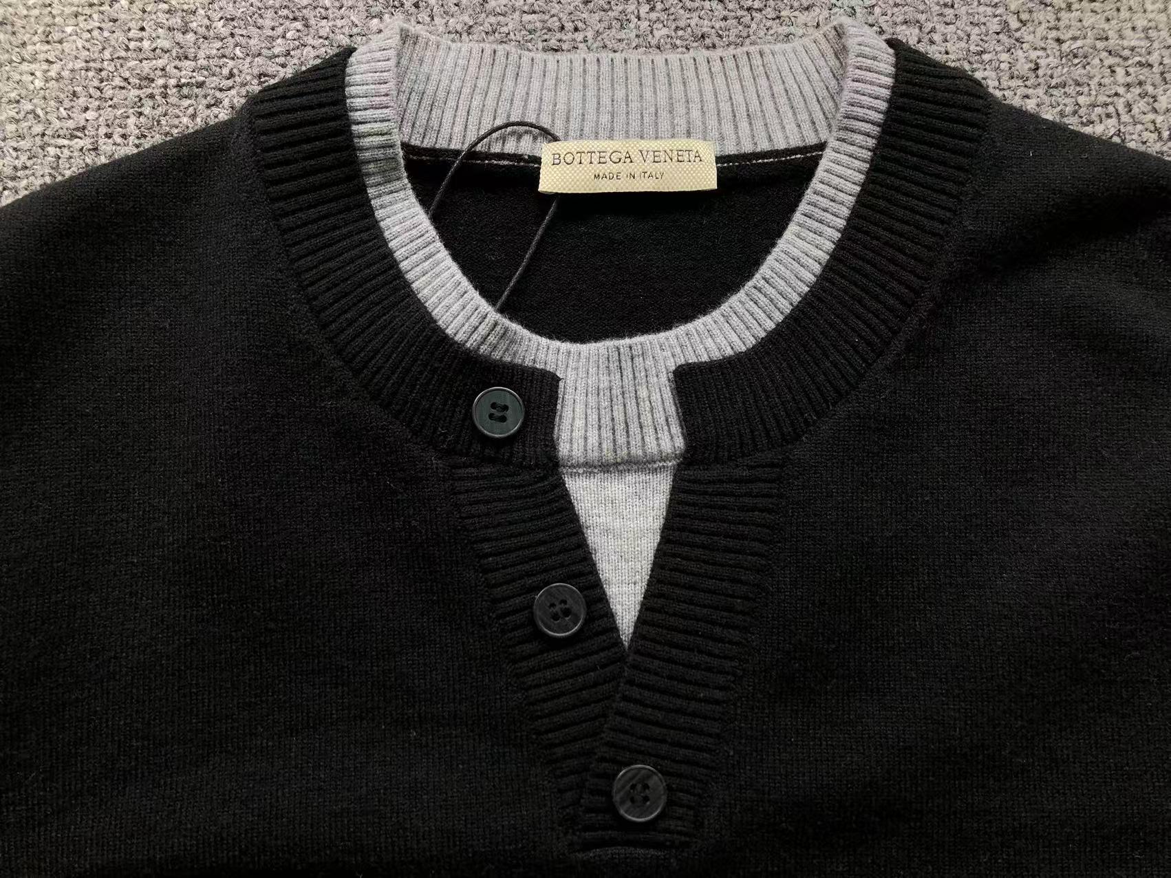 B - SWEATER
