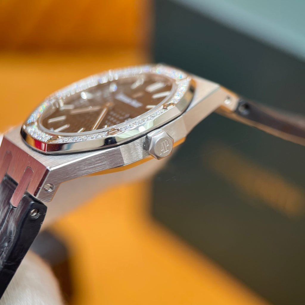 P - Watch