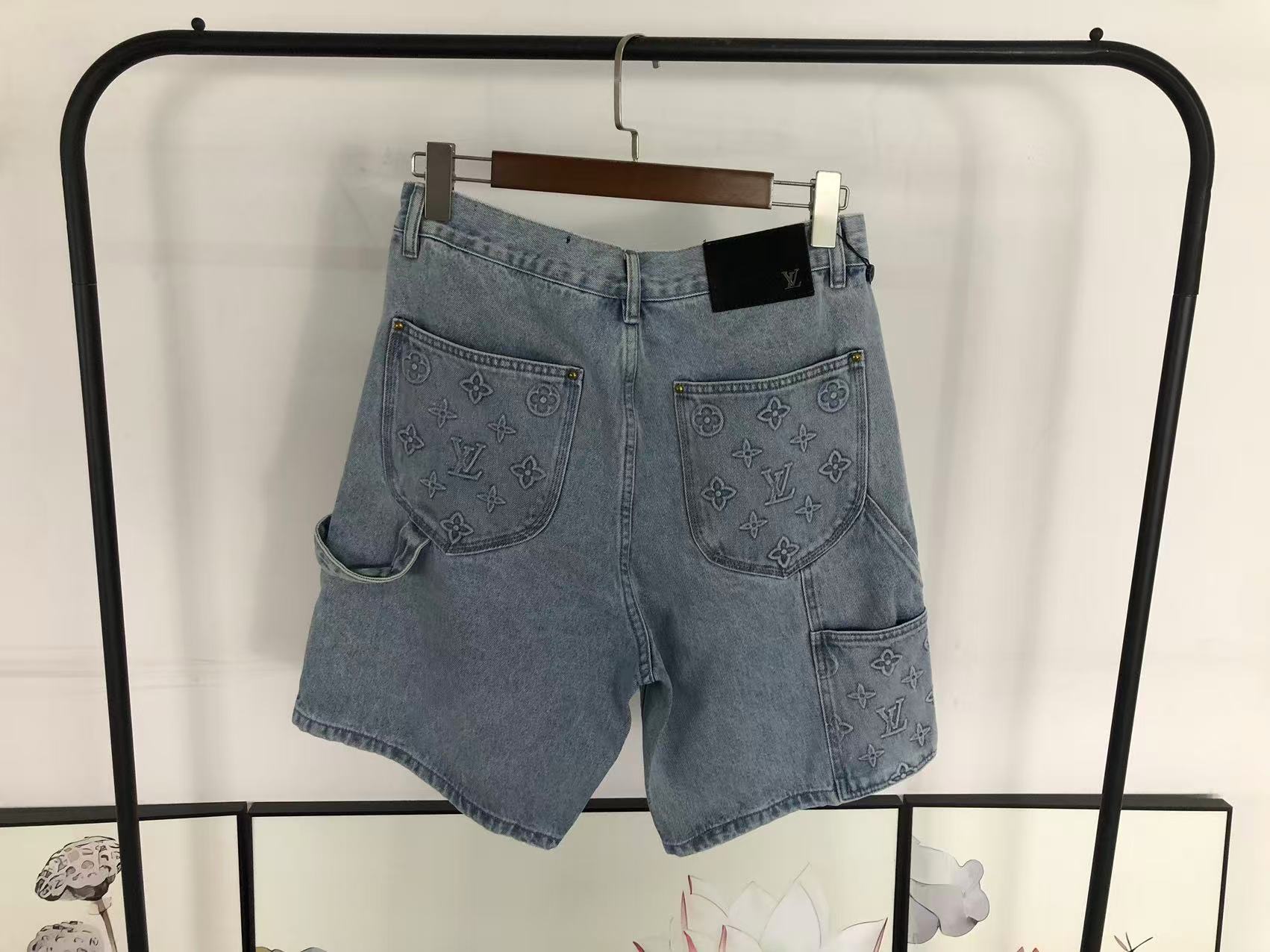 L - SHORTS