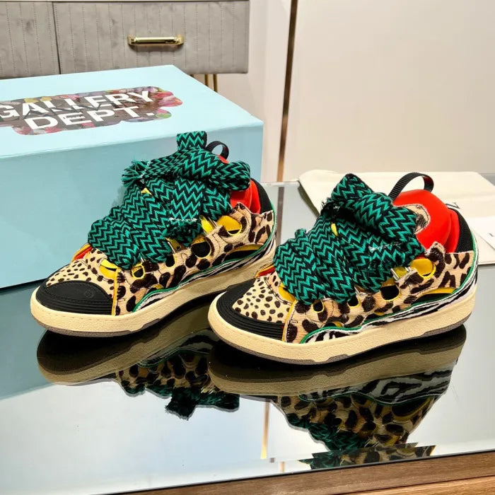 L - SNEAKERS