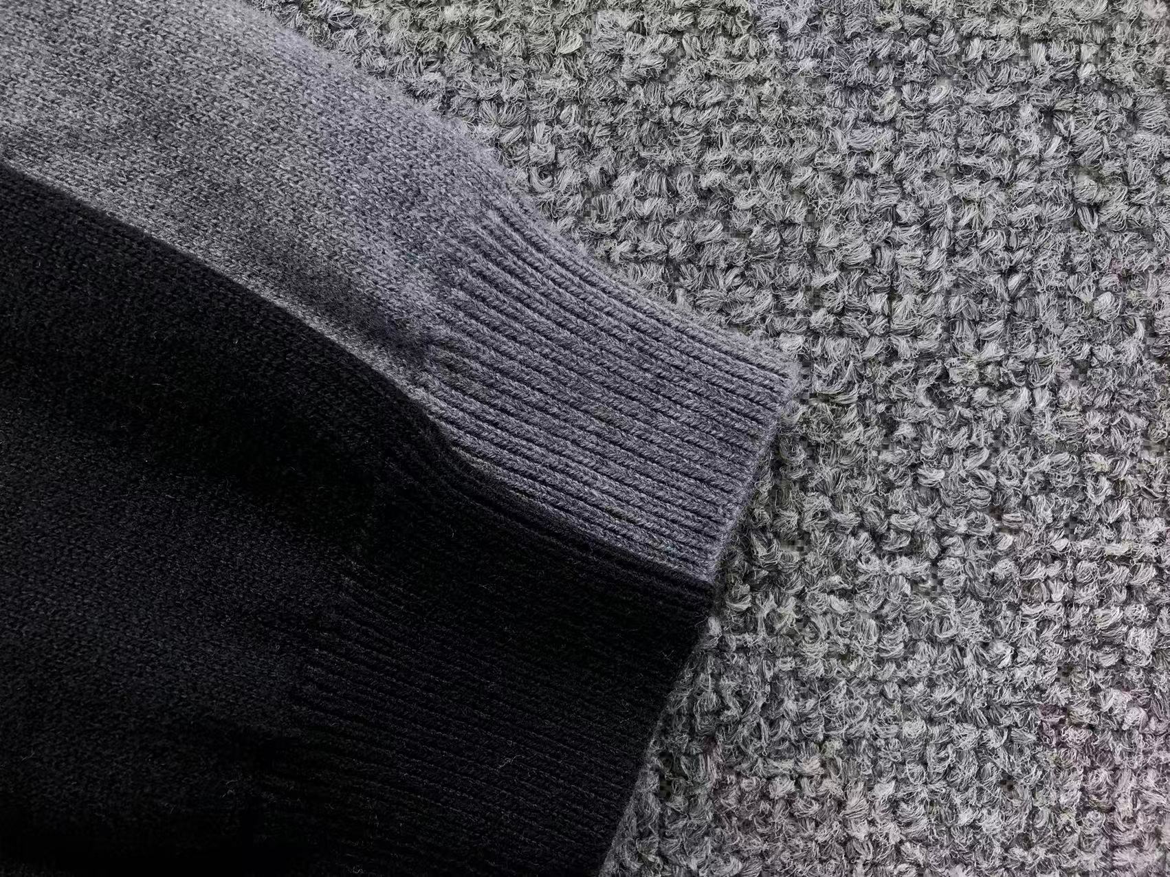 L - SWEATER