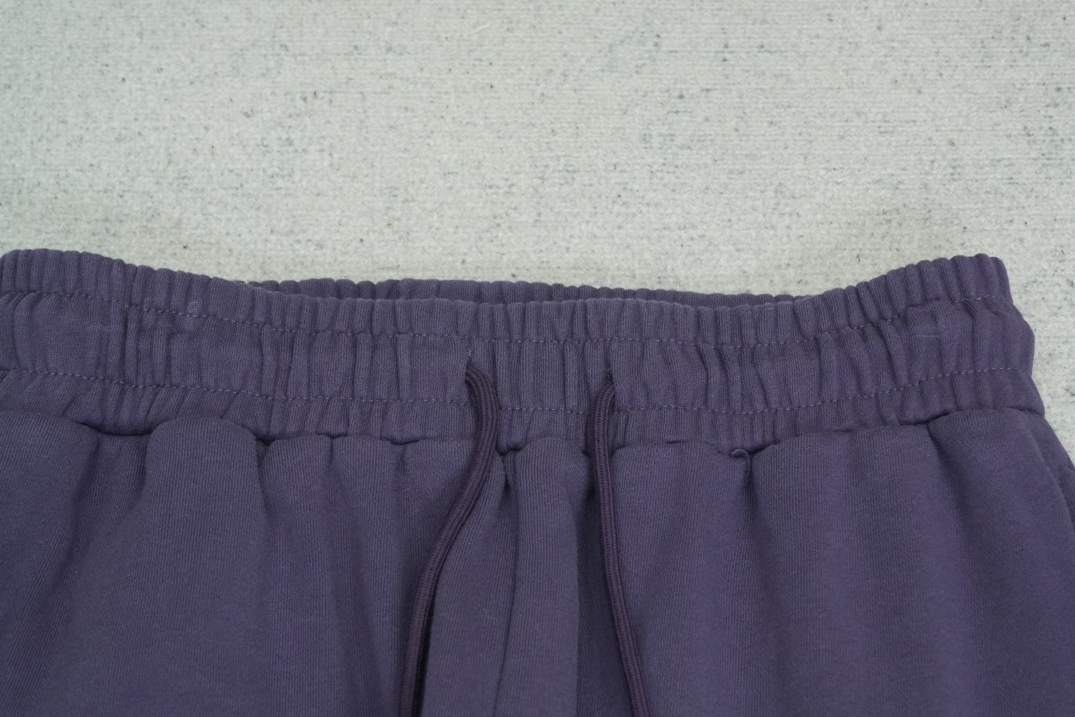 D - SWEATPANTS