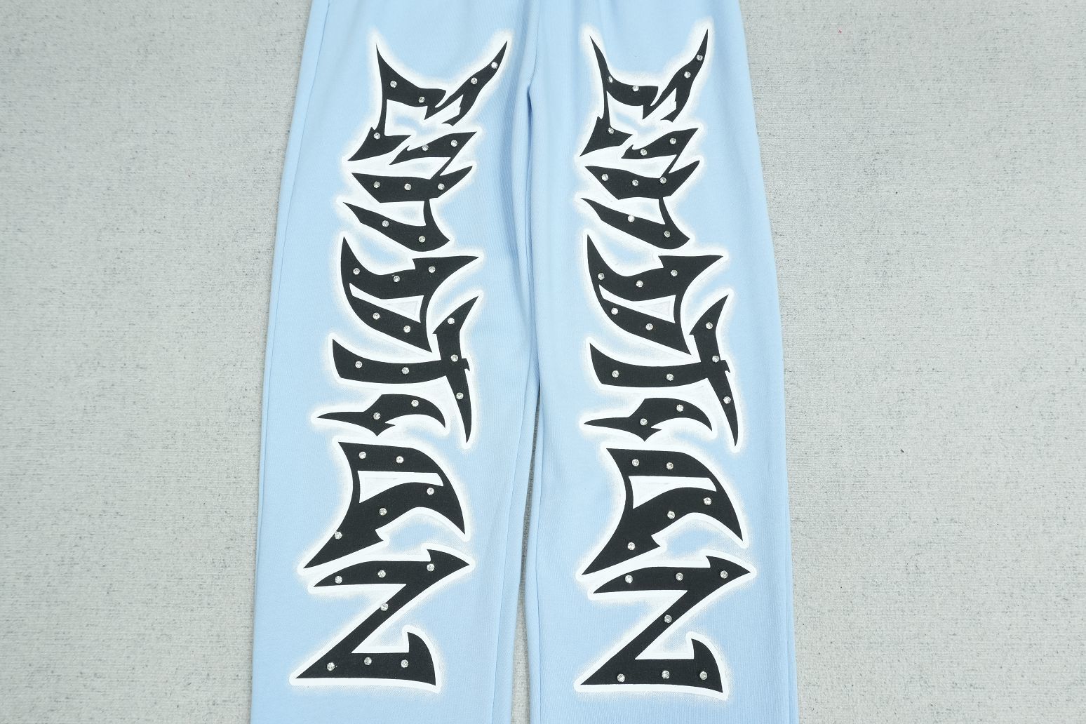 M - SWEATPANTS