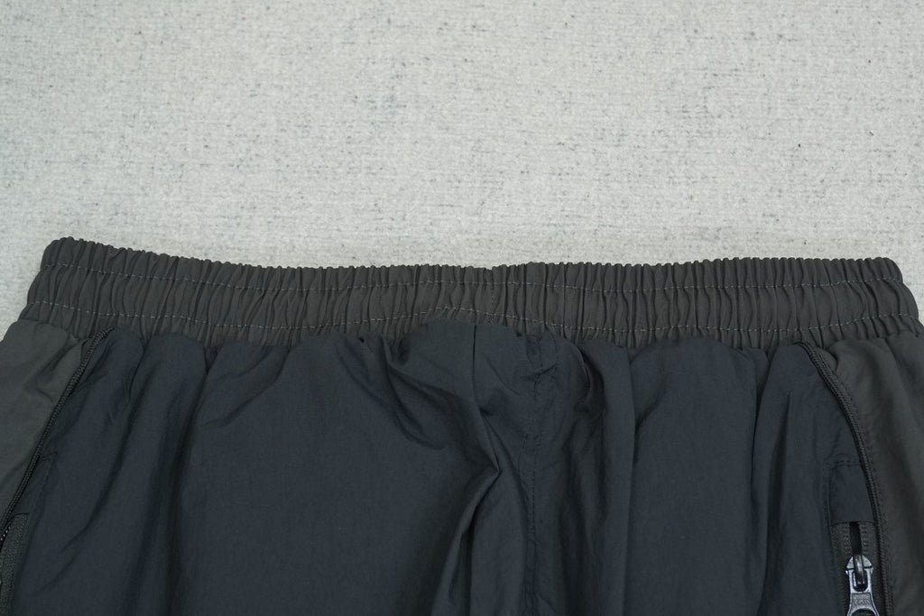 S - SWEATPANTS